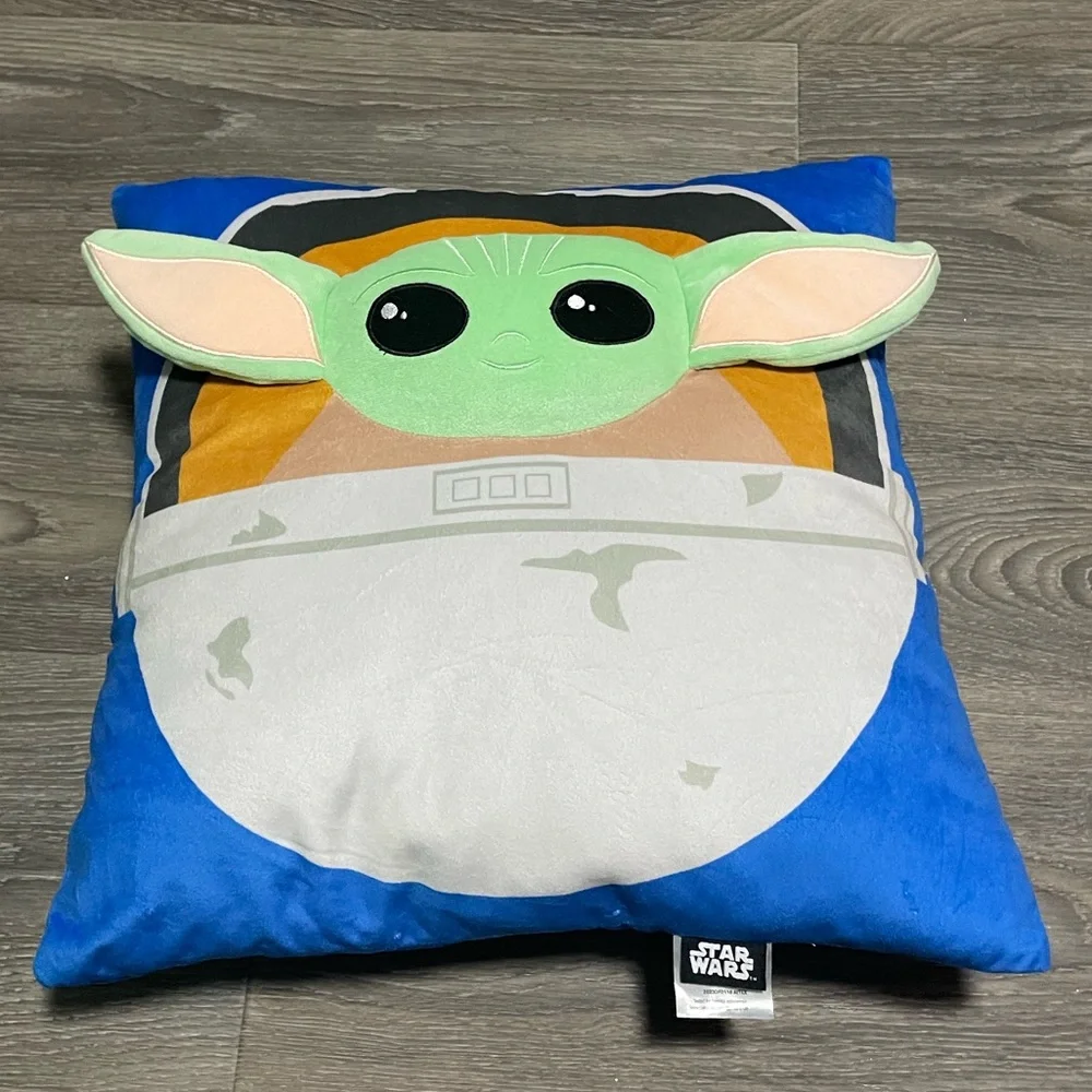 Baby Yoda throw pillow - Picture 1 of 3